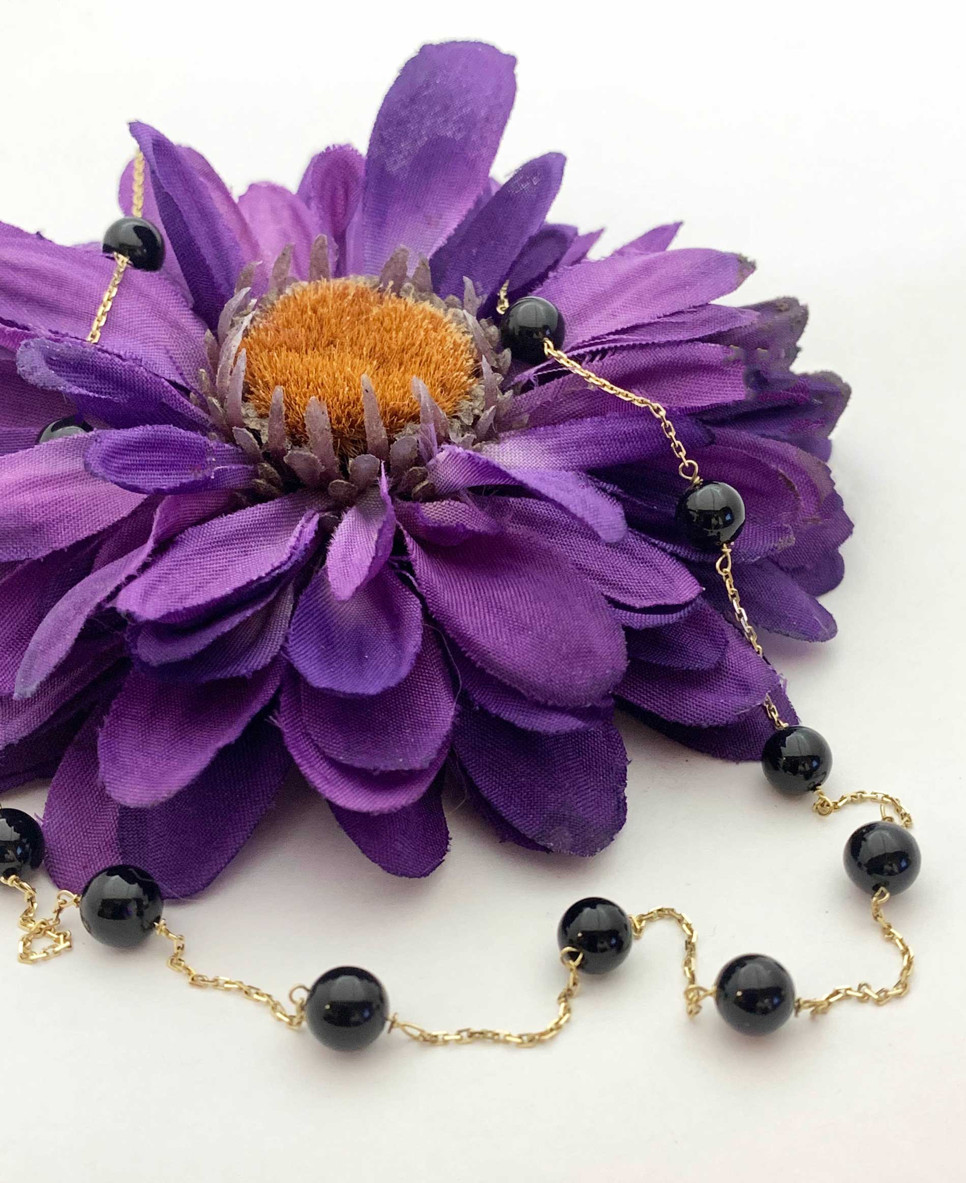 Onyx bead pendant
