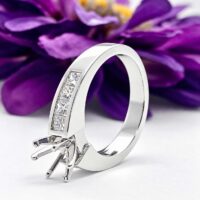 #28048 Princess Cut Diamond Engagement Ring Mounting